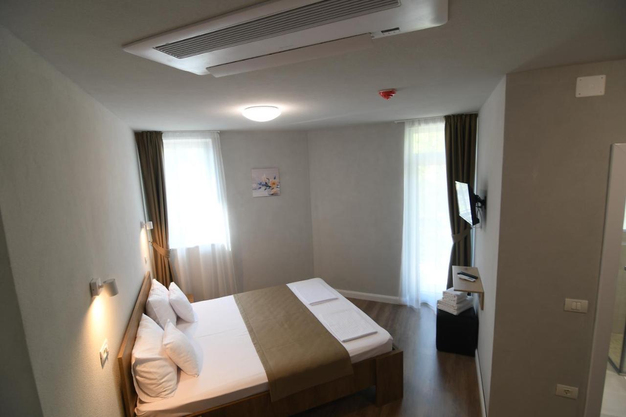 Hotel Octogon à Băile Felix Extérieur photo